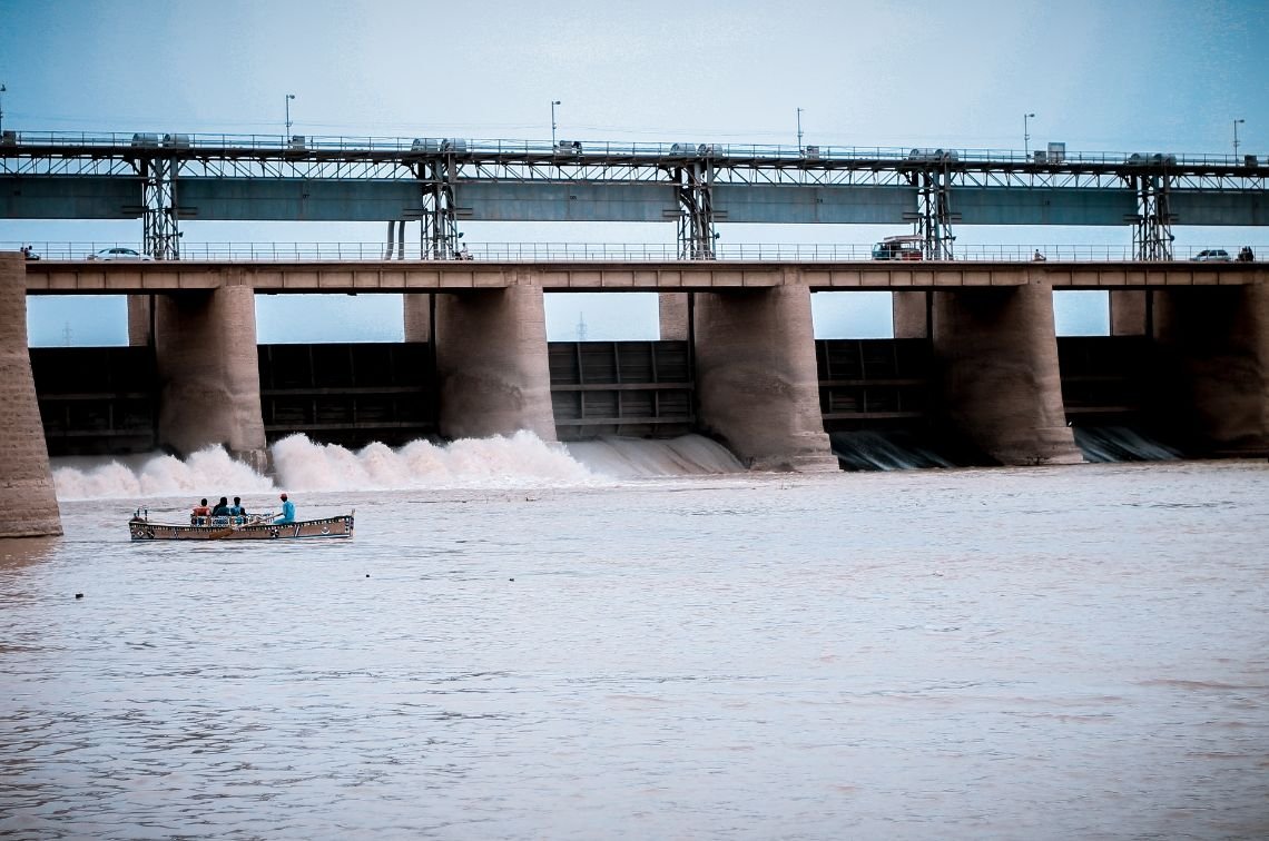 Análise da legalidade de decreto que excluiu consulta de indígenas para a construção de Belo Monte cabe ao STF